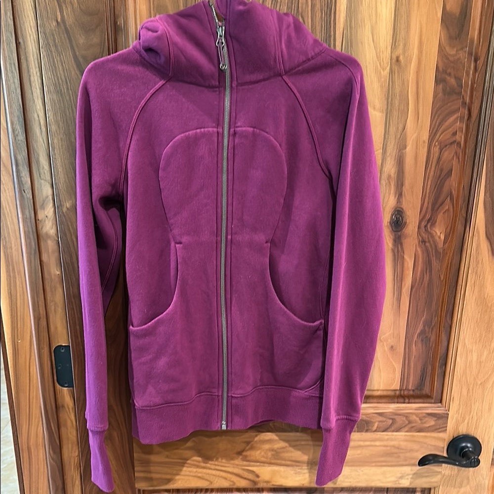 Lululemon Women’s purple jacket - size 6